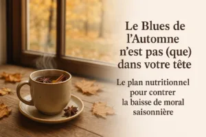 Tisane chaude sur une table en automne, ambiance cocooning